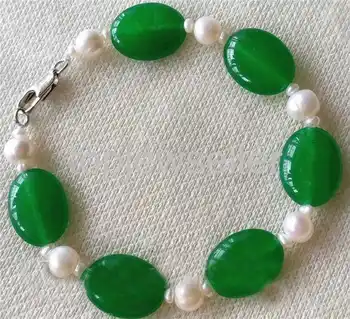 шарм бял сладководни перли и 13-18 мм зелен камък гривна около 7,5-8 см